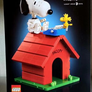 Lego Ideas 21368 Peanuts: la cuccia di Snoopy