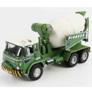 1/43 - BARREIROS - CENTAURO AUTOBETONIERA BETONIERA 3-ASSI 1968 - VERDE BIANCO
CAMIONES-Y-AUTOBUSES -ESPANOELS-SALVAT
Materiale: pressofusione